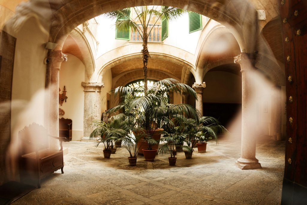 Open air courtyards for the ultimate Zen experience. Source: Wonderlane, Unsplash